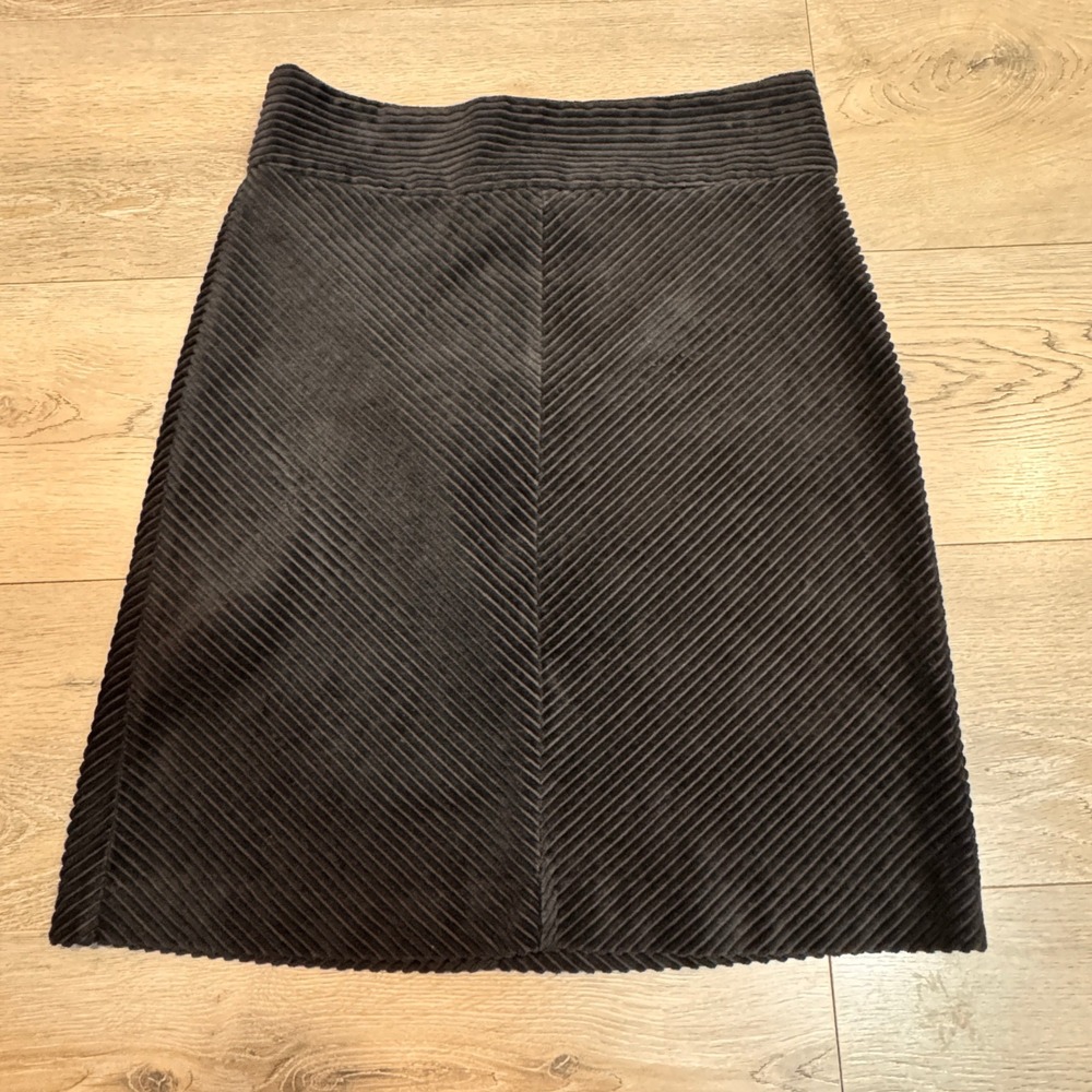 GAP Corduroy A‎ Line Skirt Black Chevron Pattern Side Zip Women Size 6 Medium M